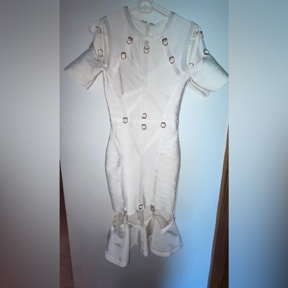 White bandage cut out dress with gold metal - Picture 3 of 10